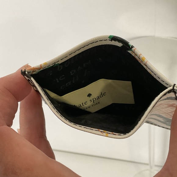 Kate Spade New York Cameron Street Pineapples Leather Card Case, Squeeze Opening - Picture 6 of 11